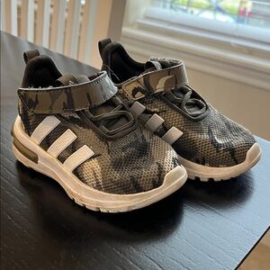 Toddler boy adidas Camouflage Sneakers
